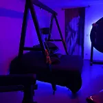 Appartement L'atelier Kuroi - Bdsm - Balançoire, Banc De Fessée, Cage, Croix, Tantra