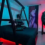 L'atelier Kuroi - Bdsm - Balançoire, Banc De Fessée, Cage, Croix, Tantra Appartement Walbourg