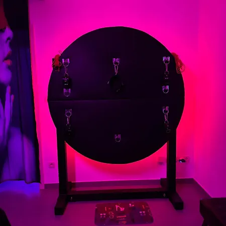 L'atelier Kuroi - Bdsm - Balancoire, Banc De Fessee, Cage, Croix, Tantra Walbourg