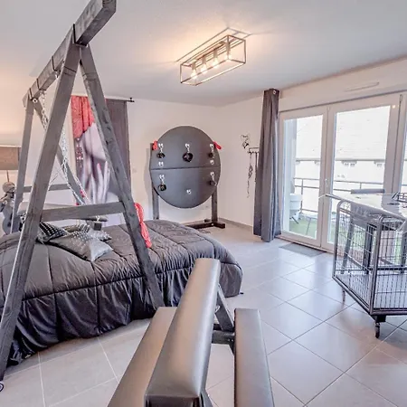 L'atelier Kuroi - Bdsm - Balancoire, Banc De Fessee, Cage, Croix, Tantra *