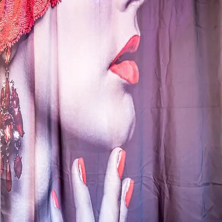 L'atelier Kuroi - Bdsm - Balancoire, Banc De Fessee, Cage, Croix, Tantra