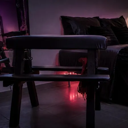 L'atelier Kuroi - Bdsm - Balancoire, Banc De Fessee, Cage, Croix, Tantra Walbourg
