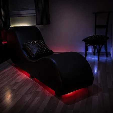 L'atelier Kuroi - Bdsm - Balancoire, Banc De Fessee, Cage, Croix, Tantra