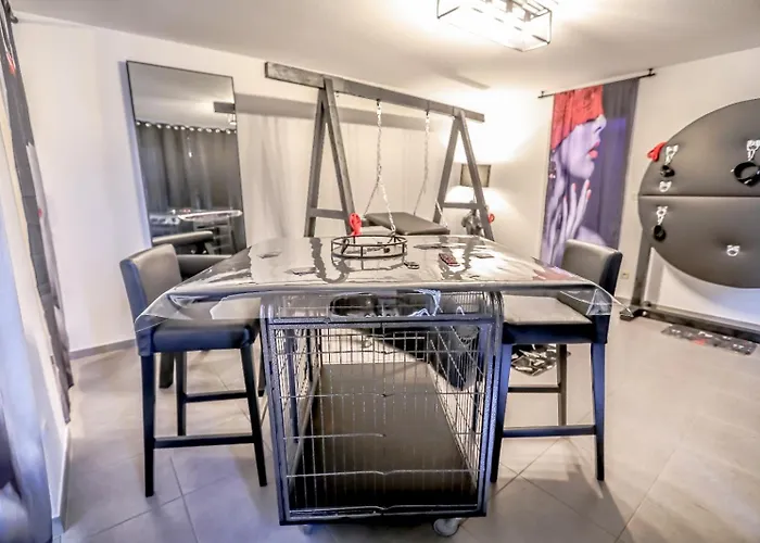 L'atelier Kuroi - Bdsm - Balancoire, Banc De Fessee, Cage, Croix, Tantra *