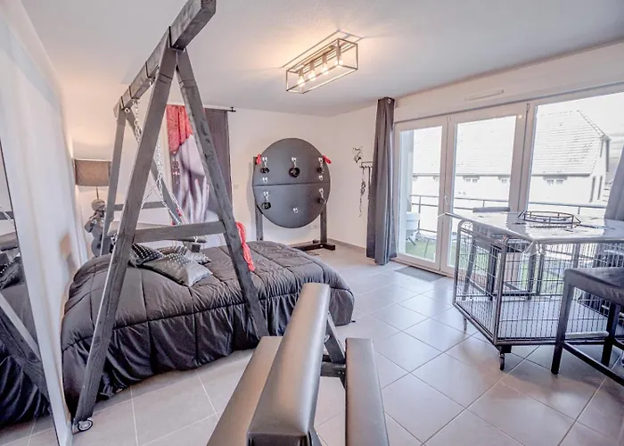 L'atelier Kuroi - Bdsm - Balancoire, Banc De Fessee, Cage, Croix, Tantra *